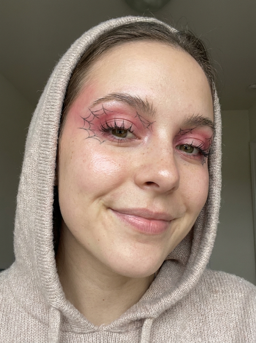 Cute Spiderman Makeup in Rot und Rosa als Spiderman Makeup Inspiration 2026